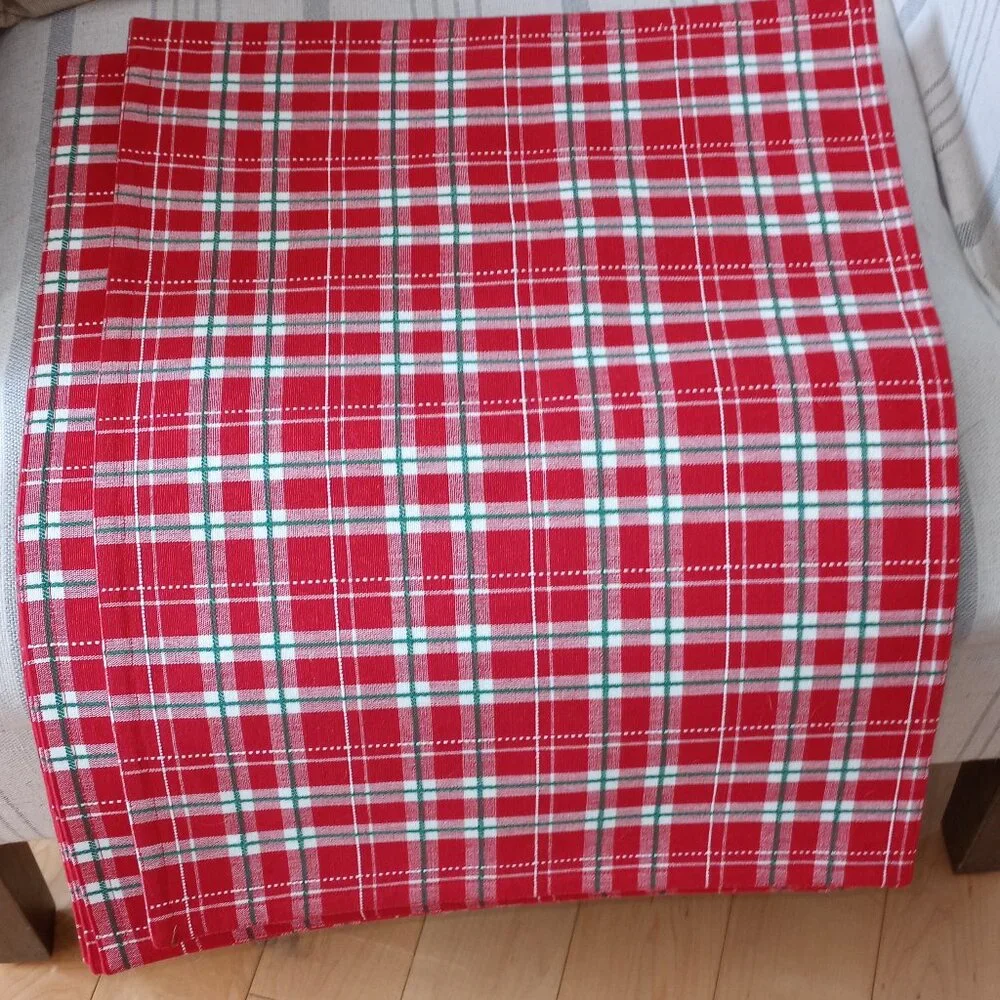 'CRATE & BARREL' Set of Four Yuletide Plaid placemats NEW/Unused